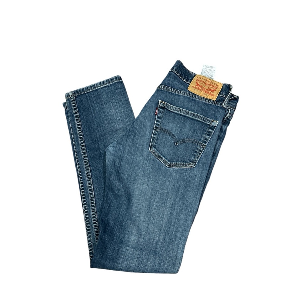 Levi jeans size 32